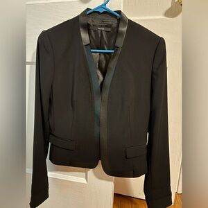 tahari tuxedo blazer with leather trim size 4